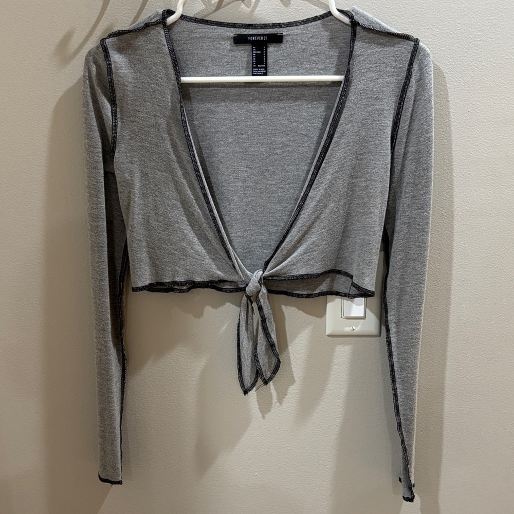 Forever 21 Gray Tie-Front Crop Top